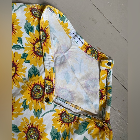 ❌SOLD❌   American Apparel sunflower denim skirt - Picture 3 of 3